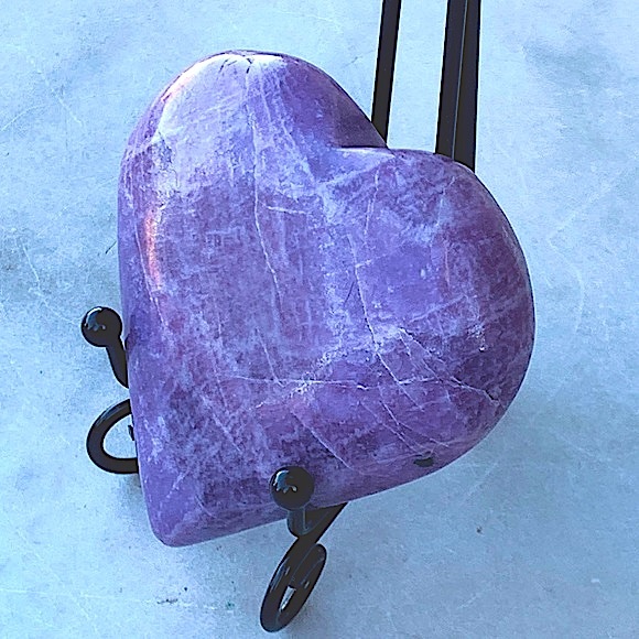 LEPIDOLITE HEART NATURAL HEALING STONE NEW 3 INCH STRESS RELIEF - Picture 2 of 8
